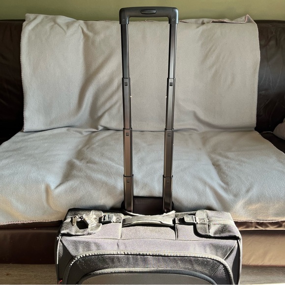 Tumi Dual-Tone Travel Bag for Men - Picture 8 of 16